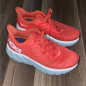 Women’s Hoka one one Clifton 7 coral pink running shoes size 7 light wear